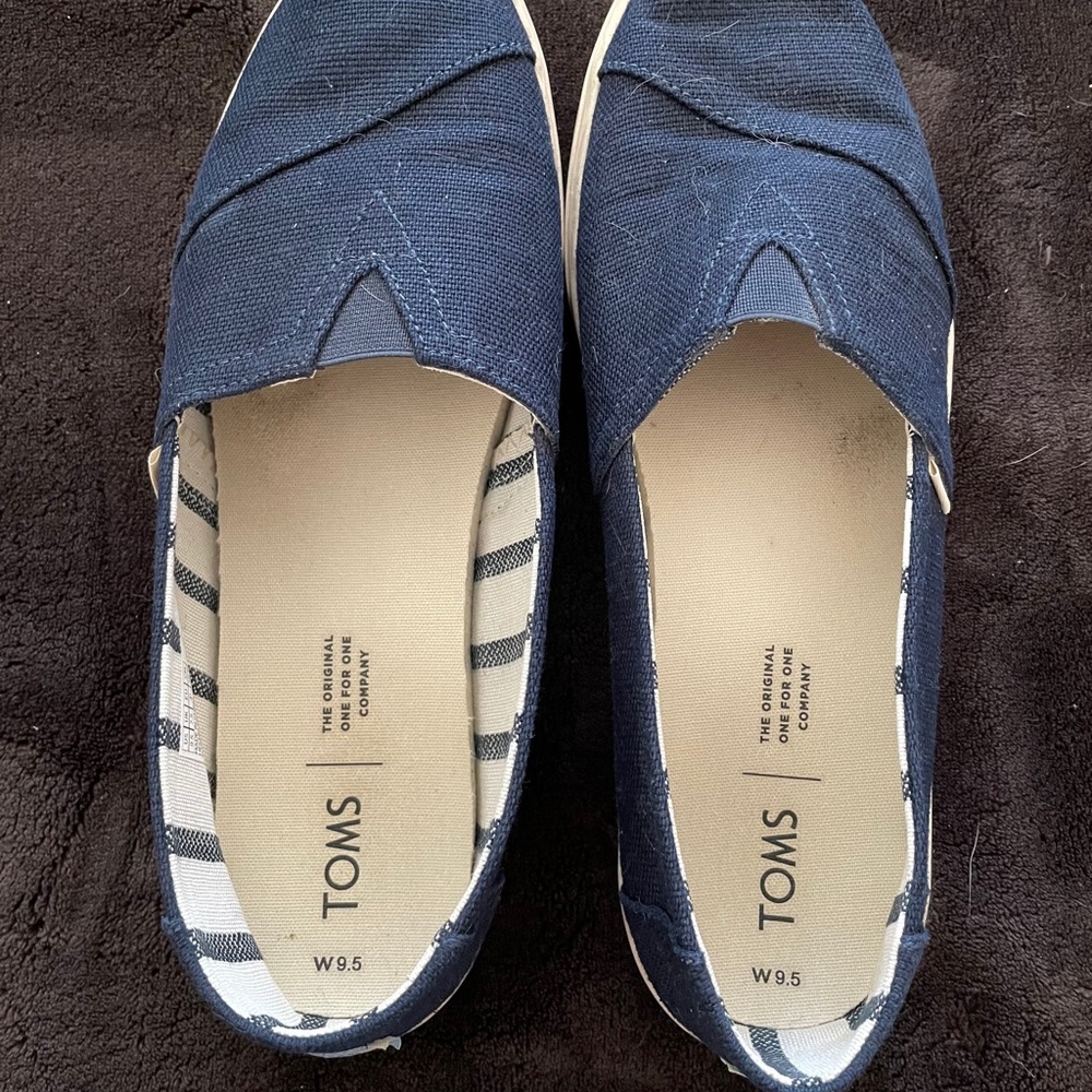 Toms